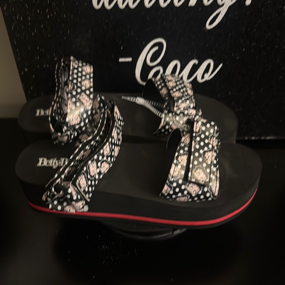 Betty Boop Black Patterned Sandals